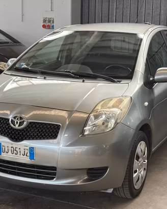 Toyota Yaris 1.0 5 porte Sol