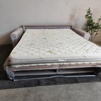 Divano letto in Alcantara usato
