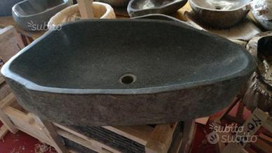 Lavandino in pietra o Sasso scavato da interno o e
