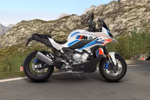 BMW M 1000 XR