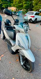 Piaggio Beverly 350 sport touring