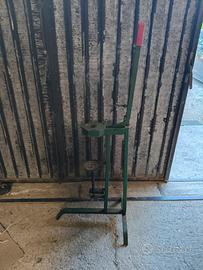 tappatrice per tappi di sughero