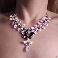 Collana Nero Rosa Floreale Pietre Quarzo rosa 