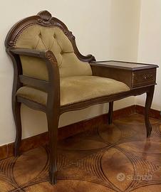 Poltroncina con comodino per telefono