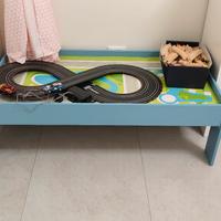 tavolino per pista trenini