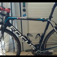 Focus izalco max, con Sram Red 10v, senza ruote