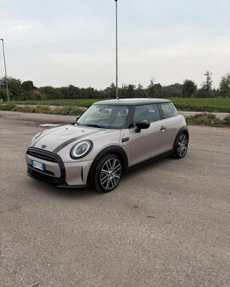 Mini cooper 3 p benzina yours automatica