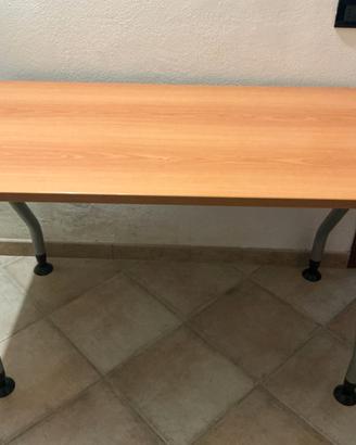 Scrivania cm 110 x 60 x 72 (h)