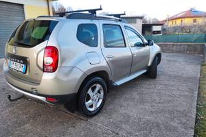 duster 4x4 con gancio traino