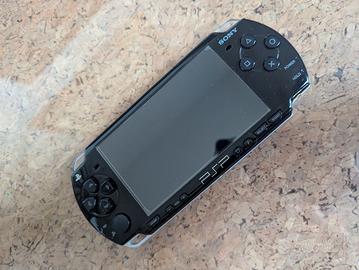 psp 2004 con cavo alimentatore