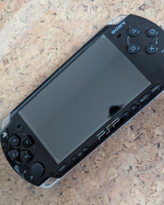 psp 2004 con cavo alimentatore