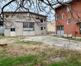 Cappannone, casa e area scoperta zona industriale