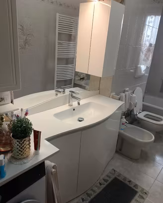 MOBILE DA  BAGNO COMPLETO DI TUTTI GLI ACCESSORI