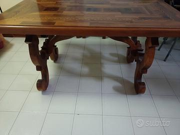 Tavolo in legno massiccio +4 sedie 