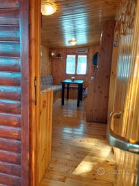 Roulotte più preingresso in legno