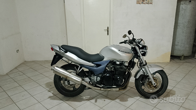 Zr 7 2002