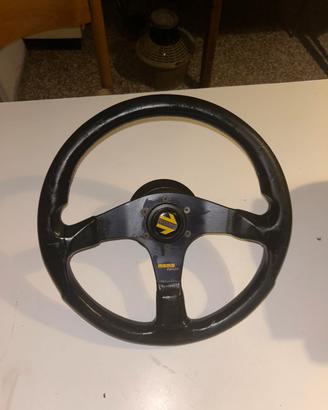 Volante momo racing