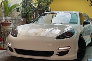 Porsche Panamera 4.8 4S,.