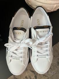 Scarpe in ecopelle da donna Guess