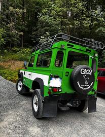 Land Rover Defender 90
