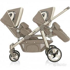 Passeggino gemellare brevi con accessori