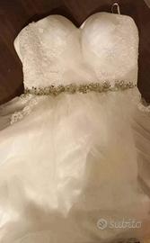 Abito da sposa tg 40/42 nuovo mai usato