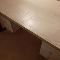 Scrivania in legno color ghiaccio – 170x120 cm