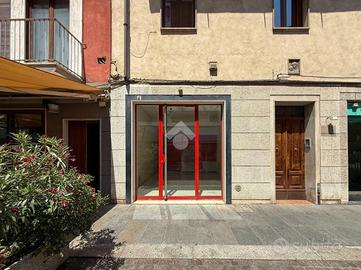 NEGOZIO A PIACENZA