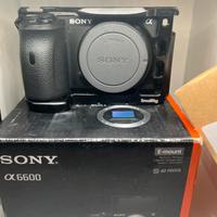 Sony a6600 con cage smallrig - solo corpo