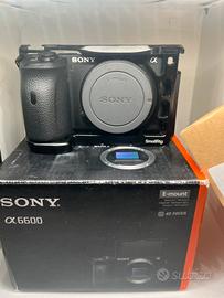 Sony a6600 con cage smallrig - solo corpo