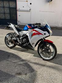 Cbr 250 r