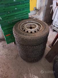 gomme vintage da collezione con cerchioni