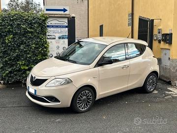 Lancia Ypsilon 1.2 69 CV 5 porte Gold FINANZIABILE