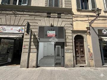 NEGOZIO A FIRENZE