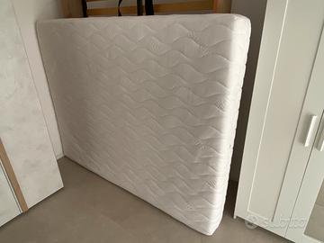 Materasso 160x210 con rete.