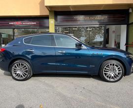 MASERATI Levante UNA DI CENTO edizione limitata