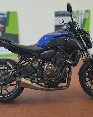 YAMAHA MT-07 .