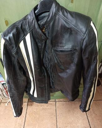 Abbigliamento motociclistico.