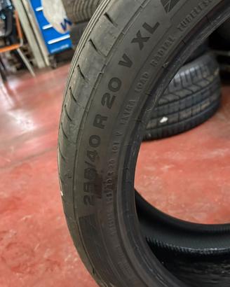 Gomme estive 225/40/20