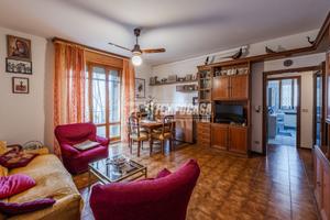 4 LOCALI AL PRIMO PIANO DOPPI SERVIZI CON GARAGE