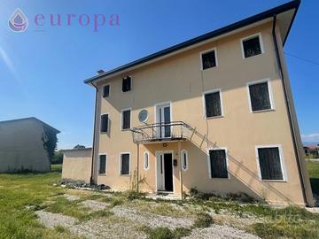 Rustico a Visinale di grandi dimensioni