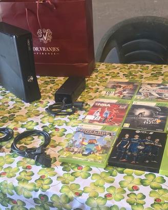 Xbox 360 da 240 GB + 9 GIOCHI + 4 CONTROLLER