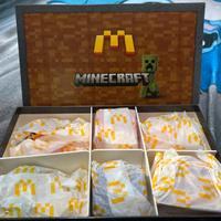 Box minecraft x mc donald limited edition completa
