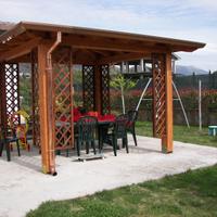 Gazebo in legno lamellare in kit di montaggio