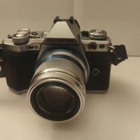 Olympus OM-D E-M5 II + 45mm f/1.8 + Flash