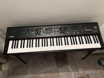 STAGE PIANO YAMAHA CP 73