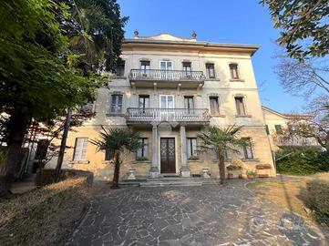 VILLA A SCHIERA A PEDEROBBA