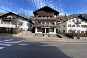 Palazzo / Stabile di 460 m² a Auronzo di Cadore