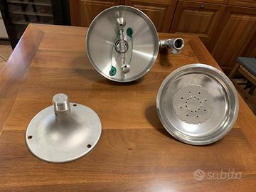 Componenti per doccia d'emergenza.