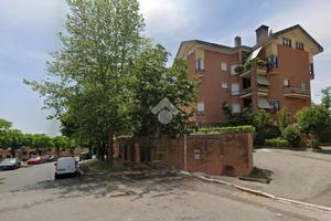 4 LOCALI A GENZANO DI ROMA